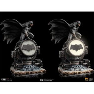 Batman on Batsignal (Deluxe) - Zack Snyder's Justice League - Art Scale 1/10-DCCJLE71522-10